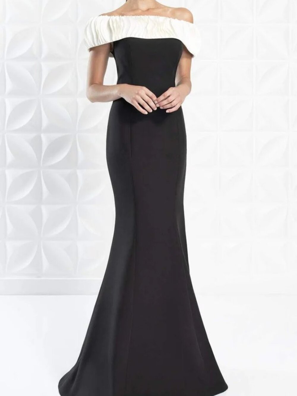 NWT Alexander by Daymor 1280 Ruffled Mother of Bride Dress Black/White size 14
